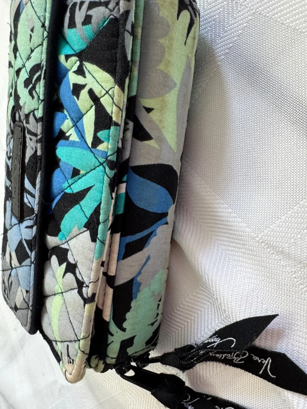 Vera Bradley Quilted Floral Zip Wallet Clutch.